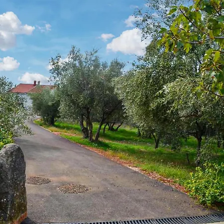 3 Bedroom Cozy In Malinska