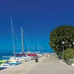 3 Bedroom Front In Apartmán Malinska