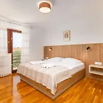 3 Bedroom Front In Apartmán Malinska