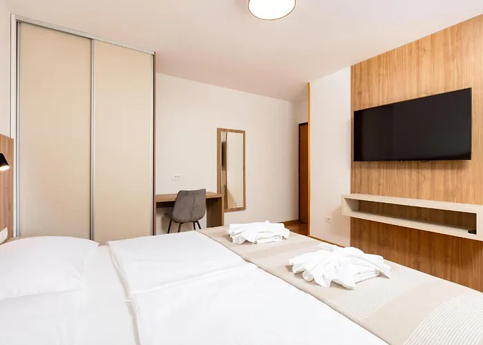 3 Bedroom Cozy In * 马林斯卡